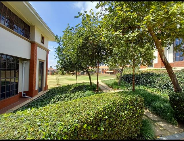 780M² OFFICE TO LET IN BRYANSTON